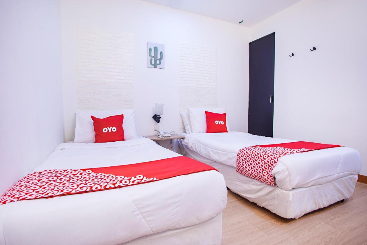 Oyo 43963 T Signature Hotel Petaling Jaya Exteriér fotografie
