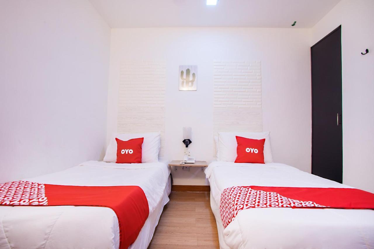 Oyo 43963 T Signature Hotel Petaling Jaya Exteriér fotografie